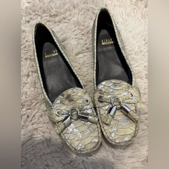 LIKE NEW🌟 Stuart Weitzman Tassle Loafers - Picture 1 of 9